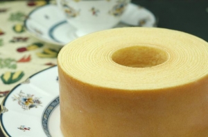 北海道岩見沢の洋菓子店 赤いリボン バウムクーヘン とろとろプリン